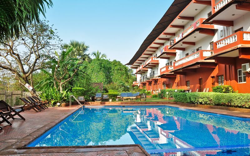 Poolområdet på Hotel Chalston Beach Resort i Goa i Indien.