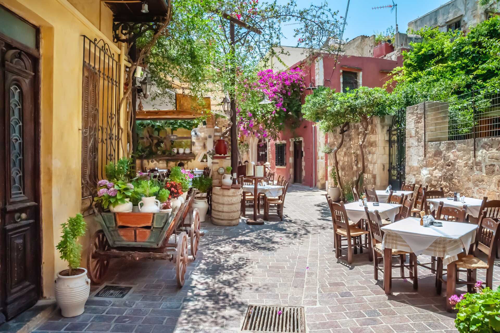 Chania og stenbyen Koumos