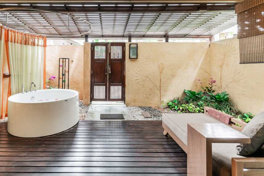 Club-værelse på Pakasai Resort i Ao Nang, Thailand.