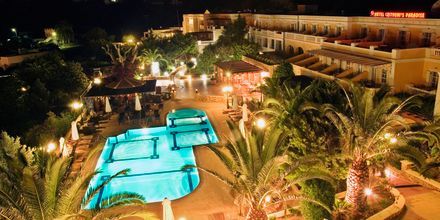 Poolområde på Hotel Chrithonis Paradise på Leros, Grækenland.