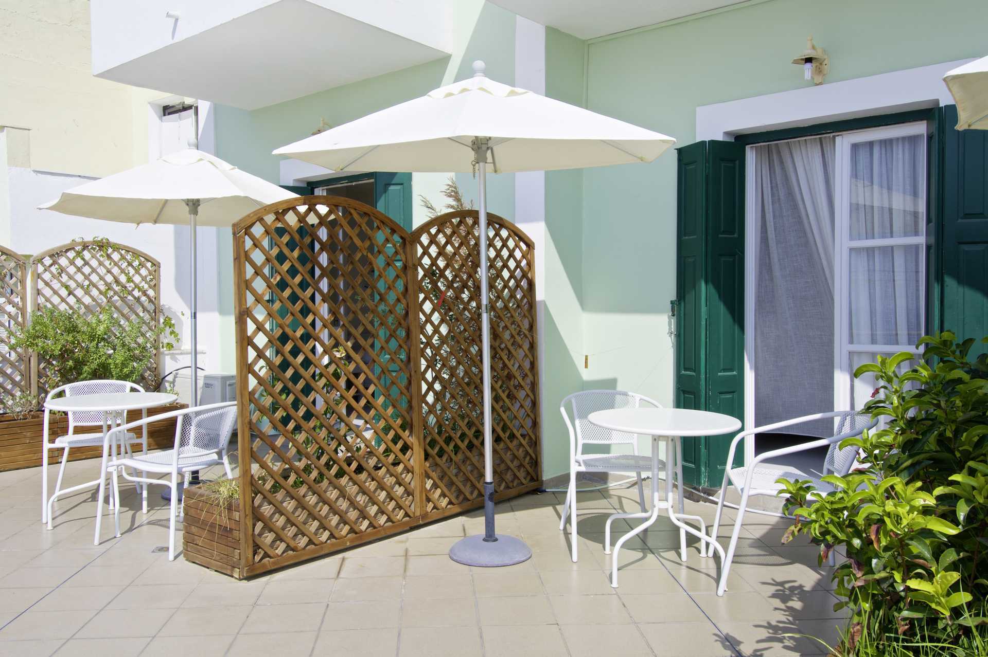 Delt terrasse på hotel Panorama på Samos, Grækenland.