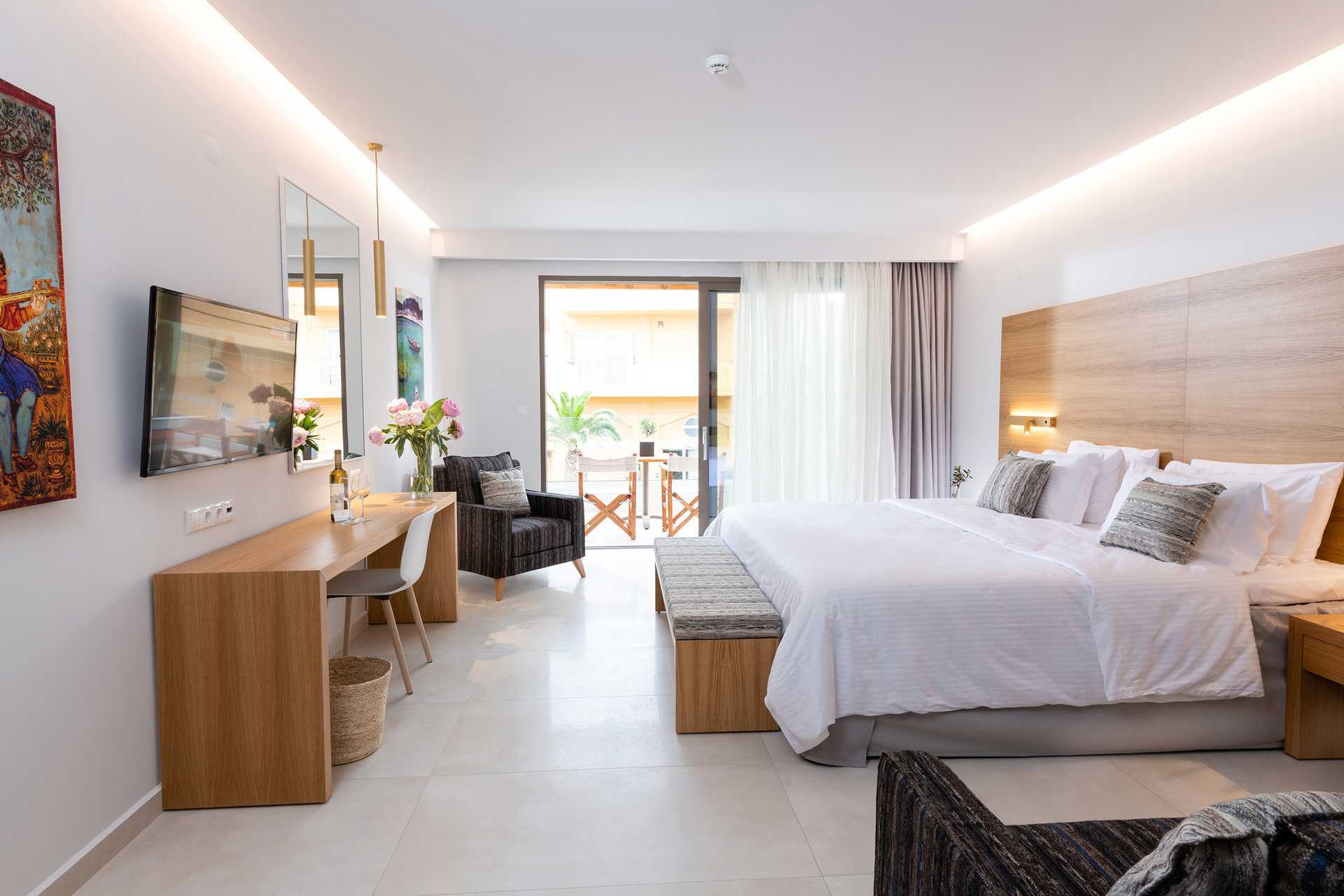 Deluxe suiter med halvpension kun for voksne over 16 år på High Beach hotel, Kreta.