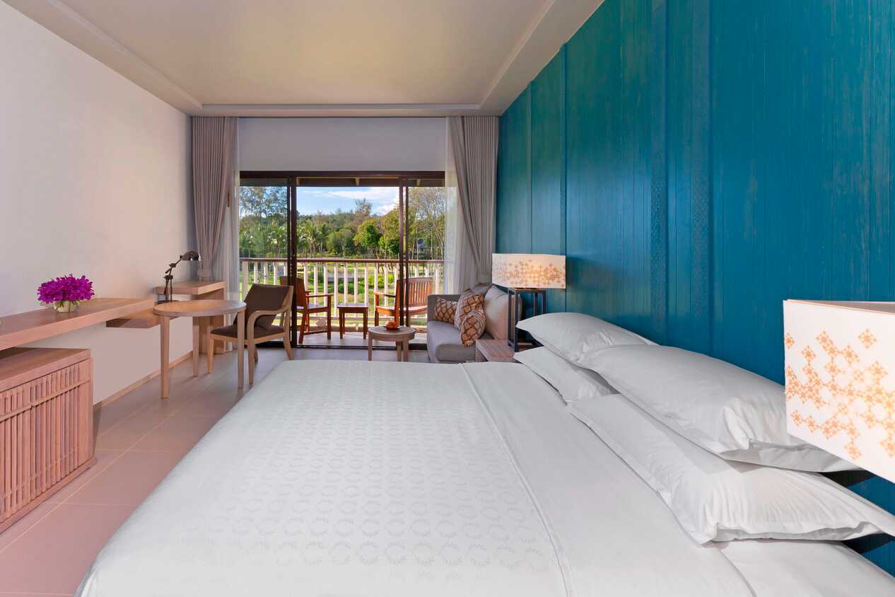 Deluxe-værelse på hotel Dusit Thani Krabi Beach Resort, Thailand.