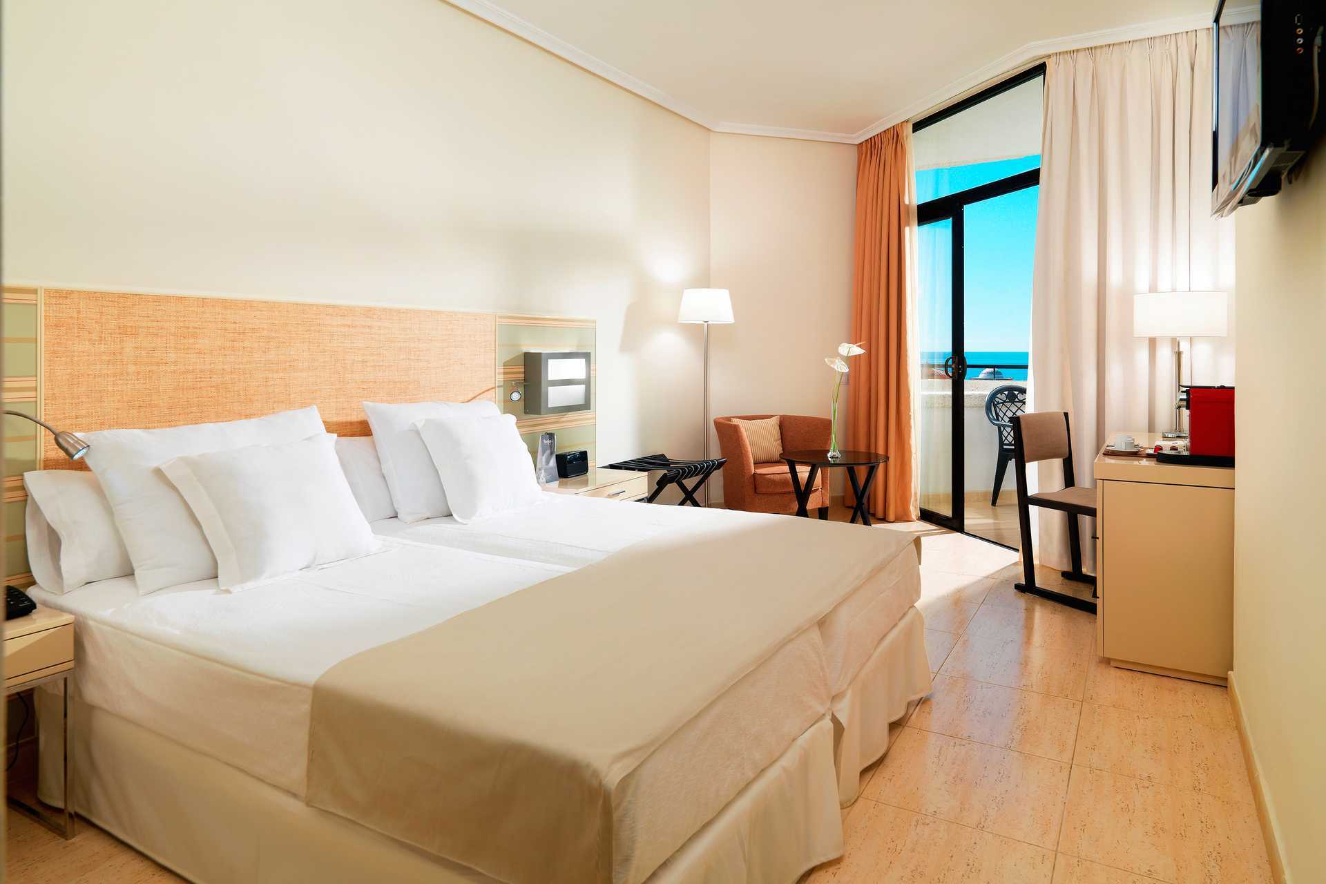 Deluxe-værelse på Hotel H10 Conquistador på Tenerife, De Kanariske Øer.