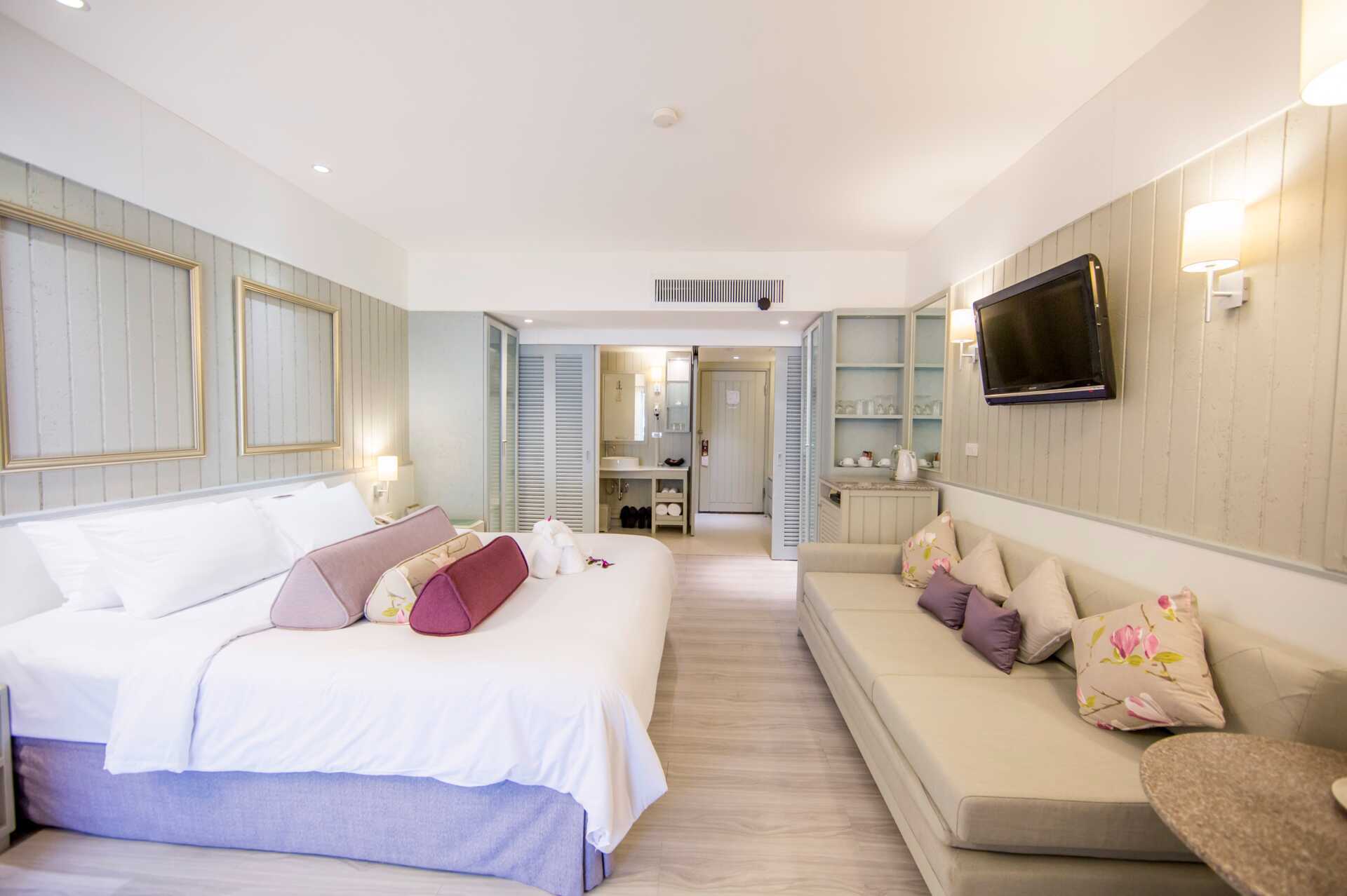 Deluxe-værelse på hotel Katathani Phuket Beach Resort, Thailand.