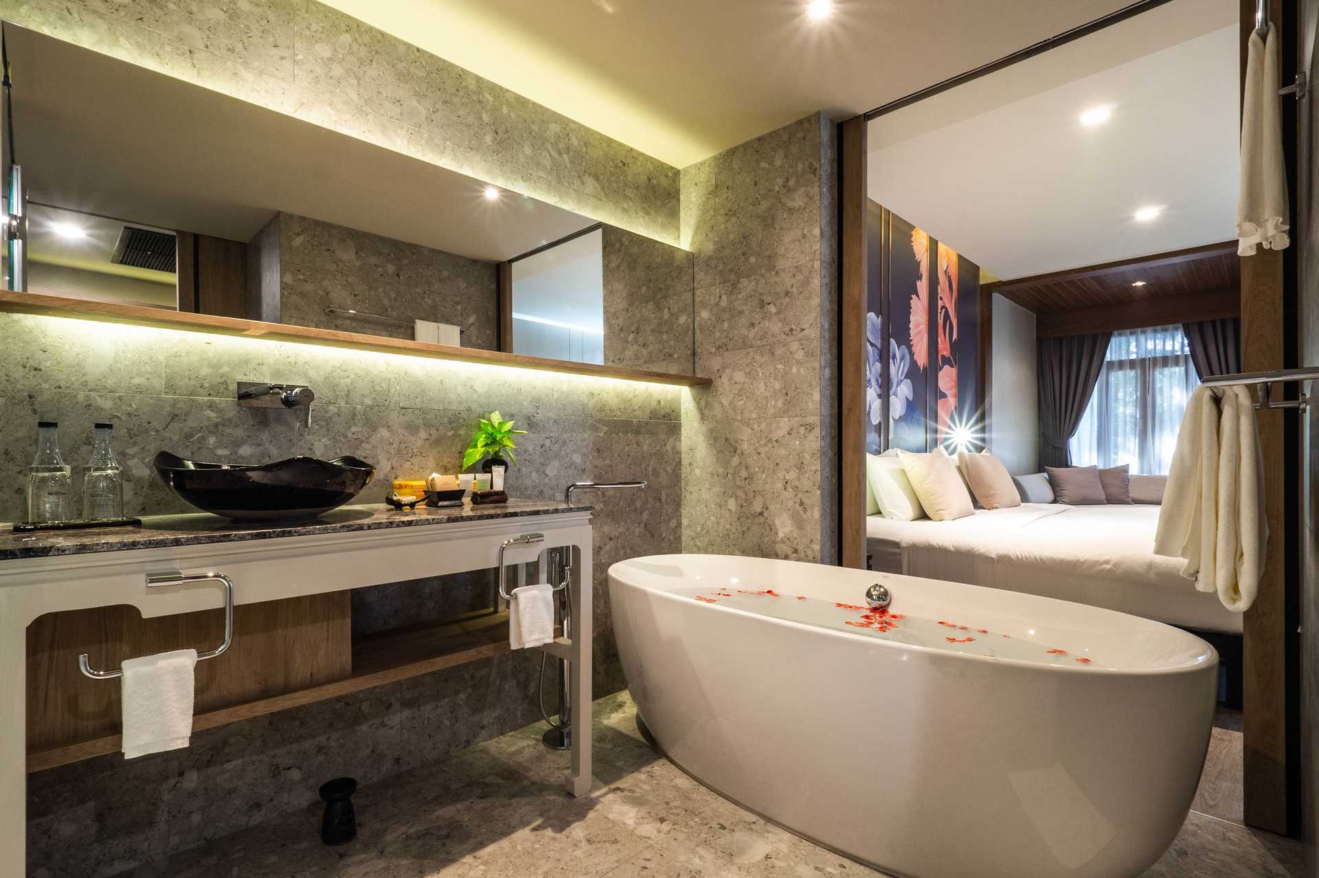 Deluxe-værelse på La Flora Khao Lak i Khao Lak, Thailand.