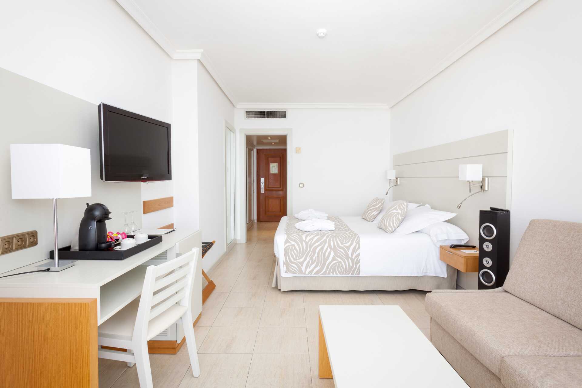 Deluxe-værelser på hotel Landmar Playa de la Arena på Tenerife, De Kanariske Øer.