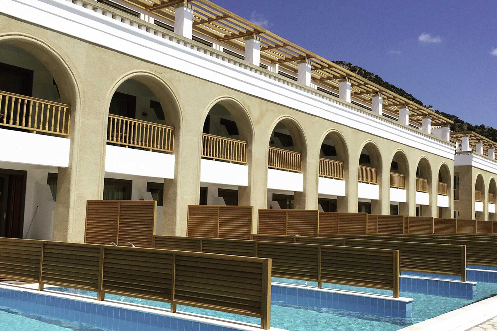 Dobbeltværelse med privat pool på hotel Mitsis Blue Domes Resort & Spa på Kos.