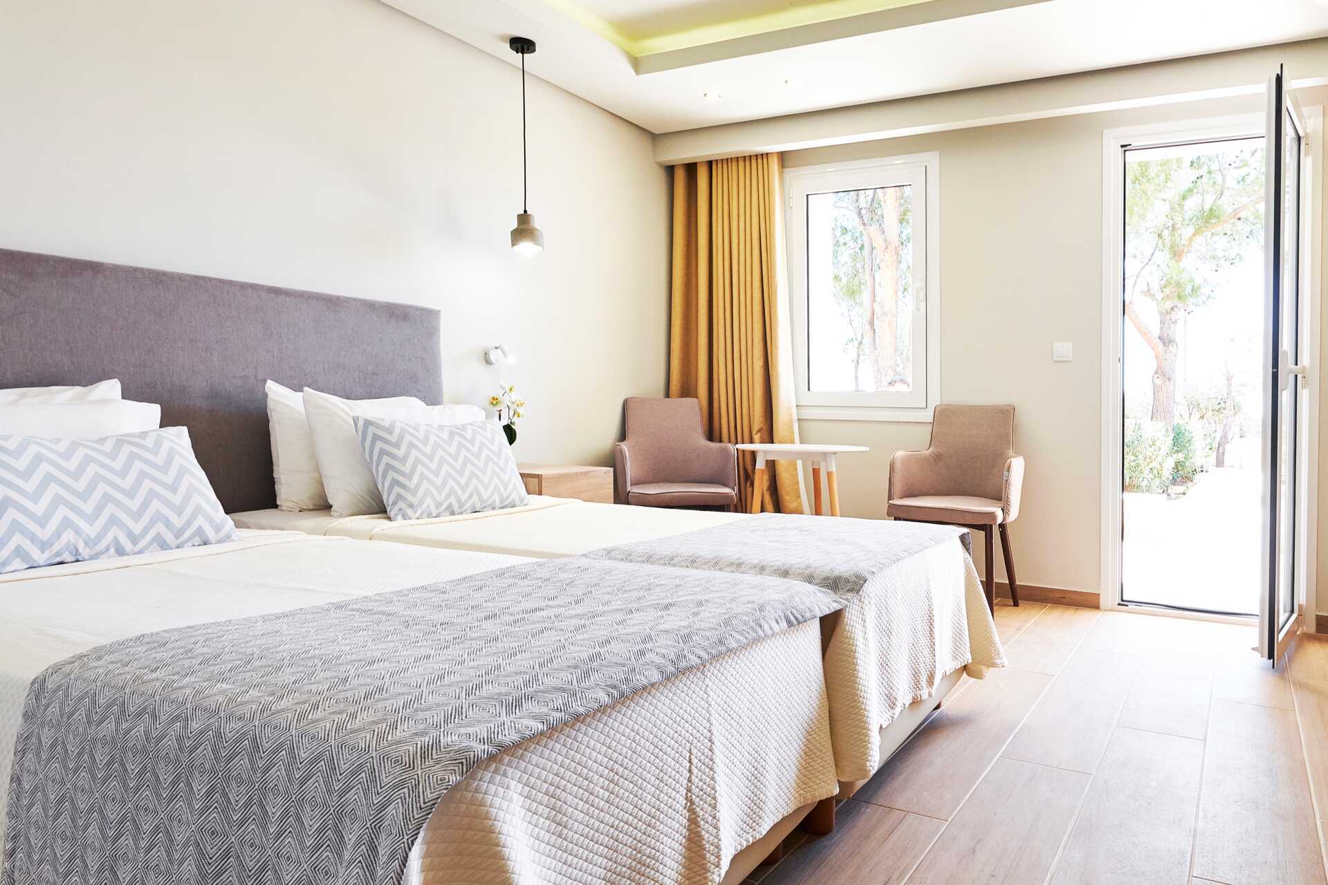 Dobbeltværelse på Almyra Hotel &amp; Village i Ierapetra på Kreta, Grækenland.
