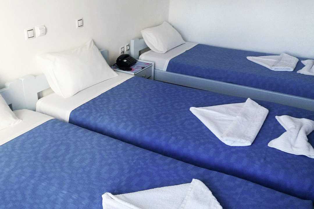 Dobbeltværelse på hotel Asteria i Naxos by, Grækenland.