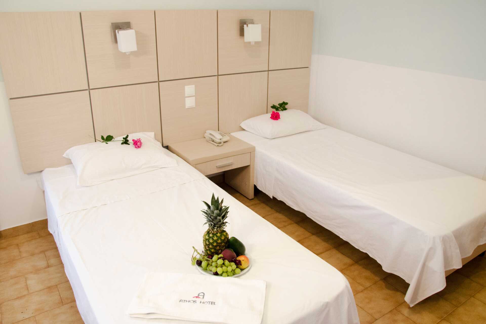 Dobbeltværelse på hotel Athos på Lefkada.