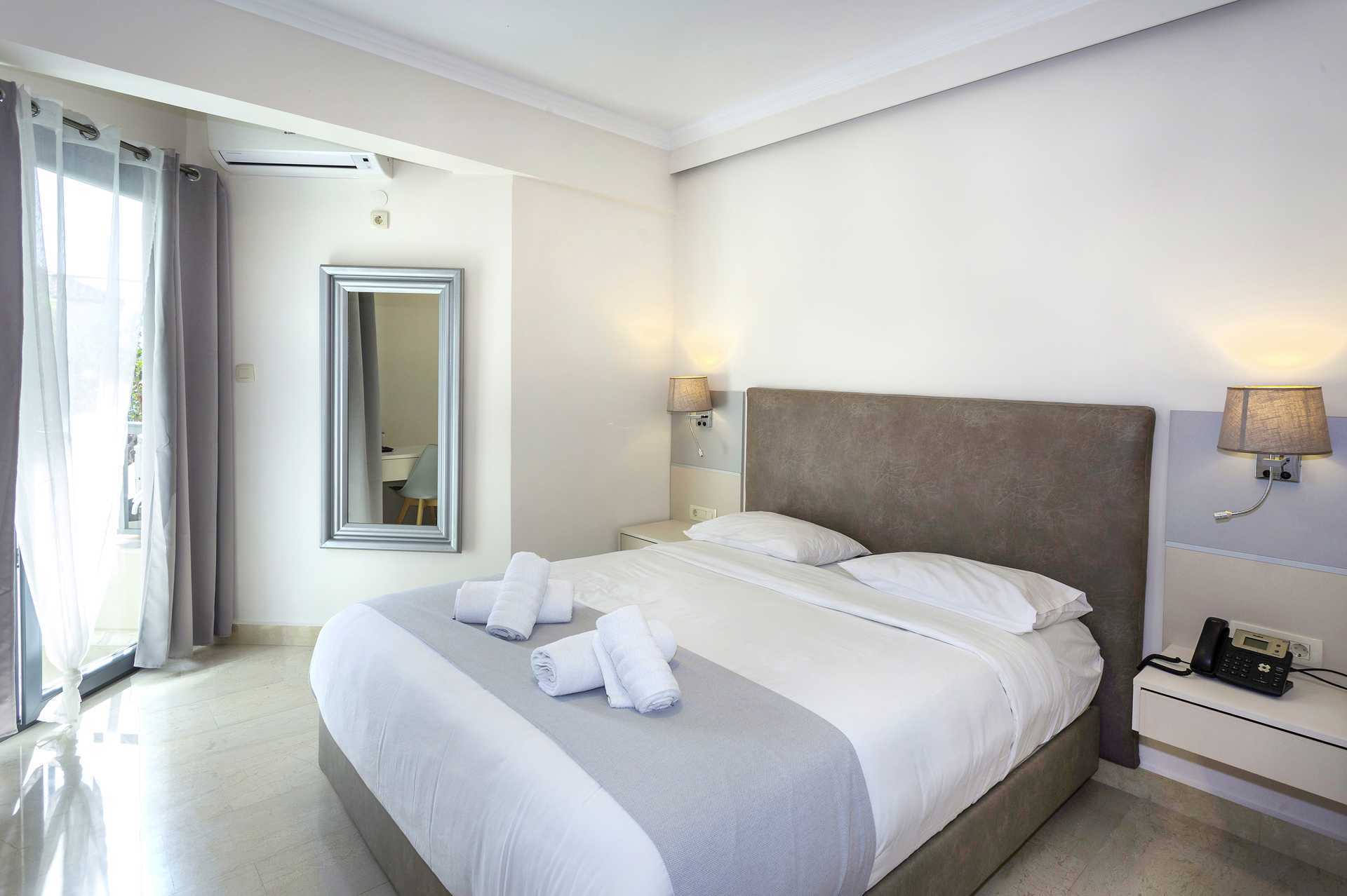 Dobbeltværelse på Hotel Bacoli i Parga, Grækenland.