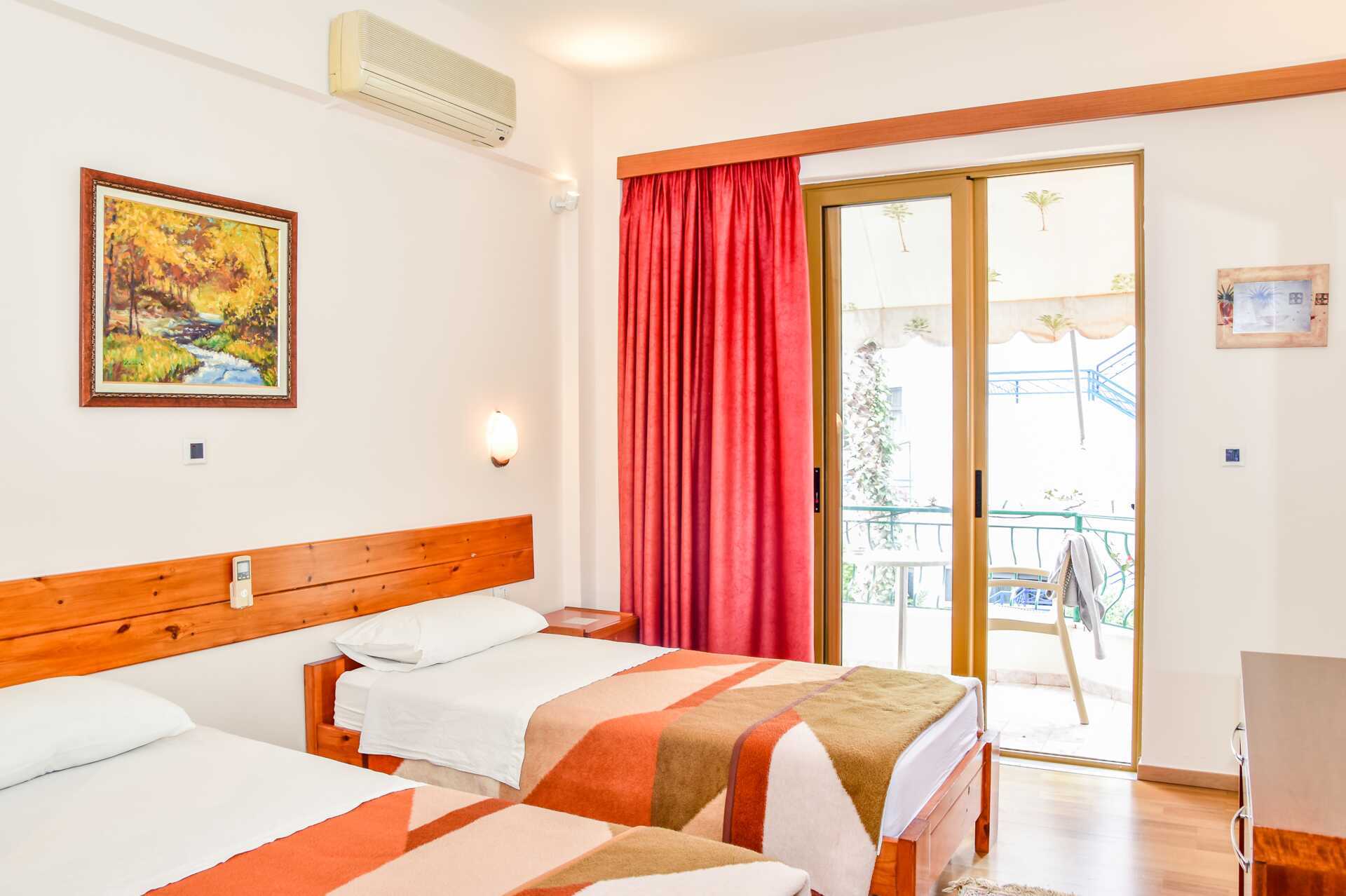 Dobbeltværelse på Hotel Kaonia i Saranda, Albanien.