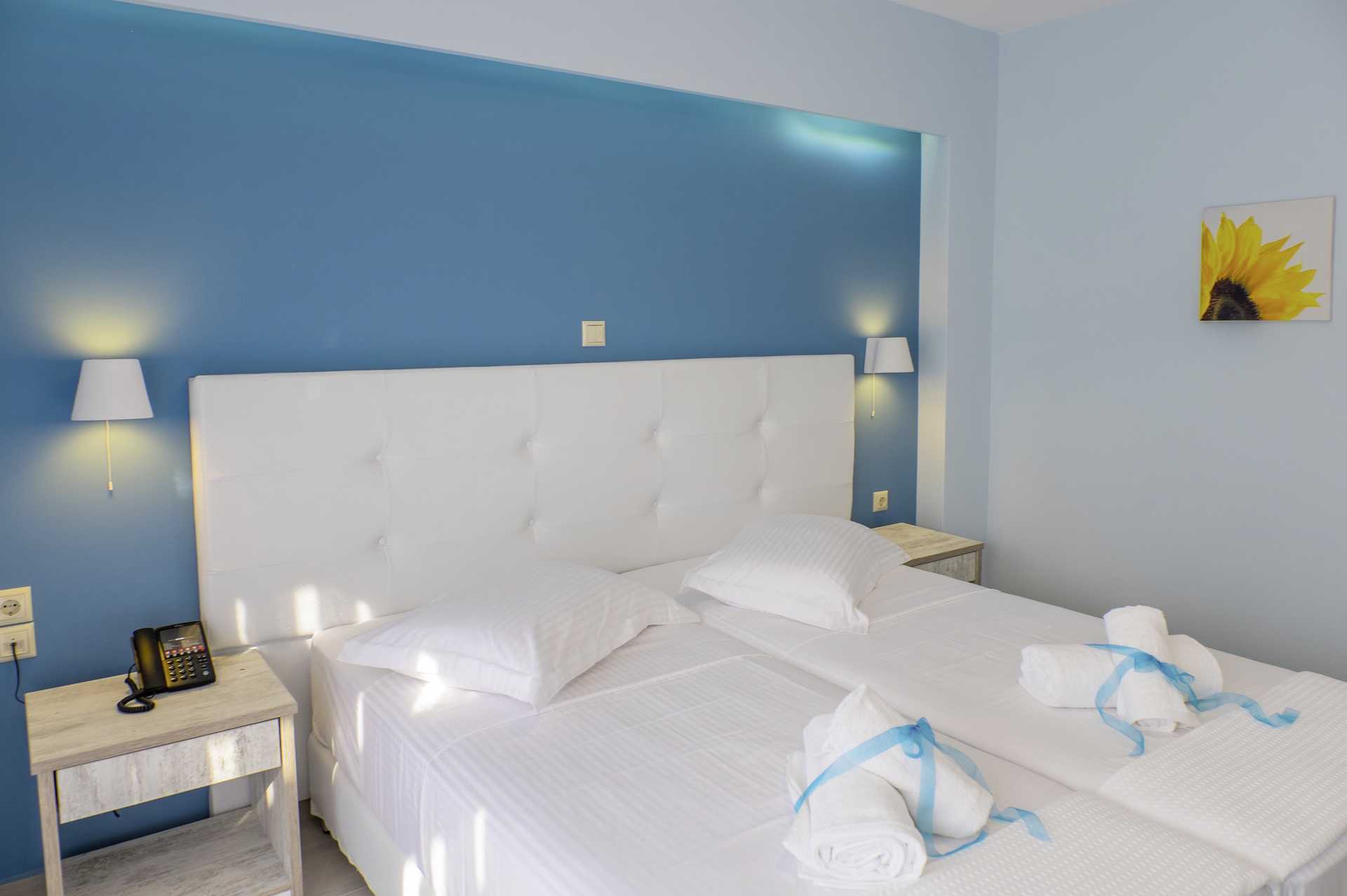 Dobbeltværelse på hotel Must i Kanali, Grækenland.