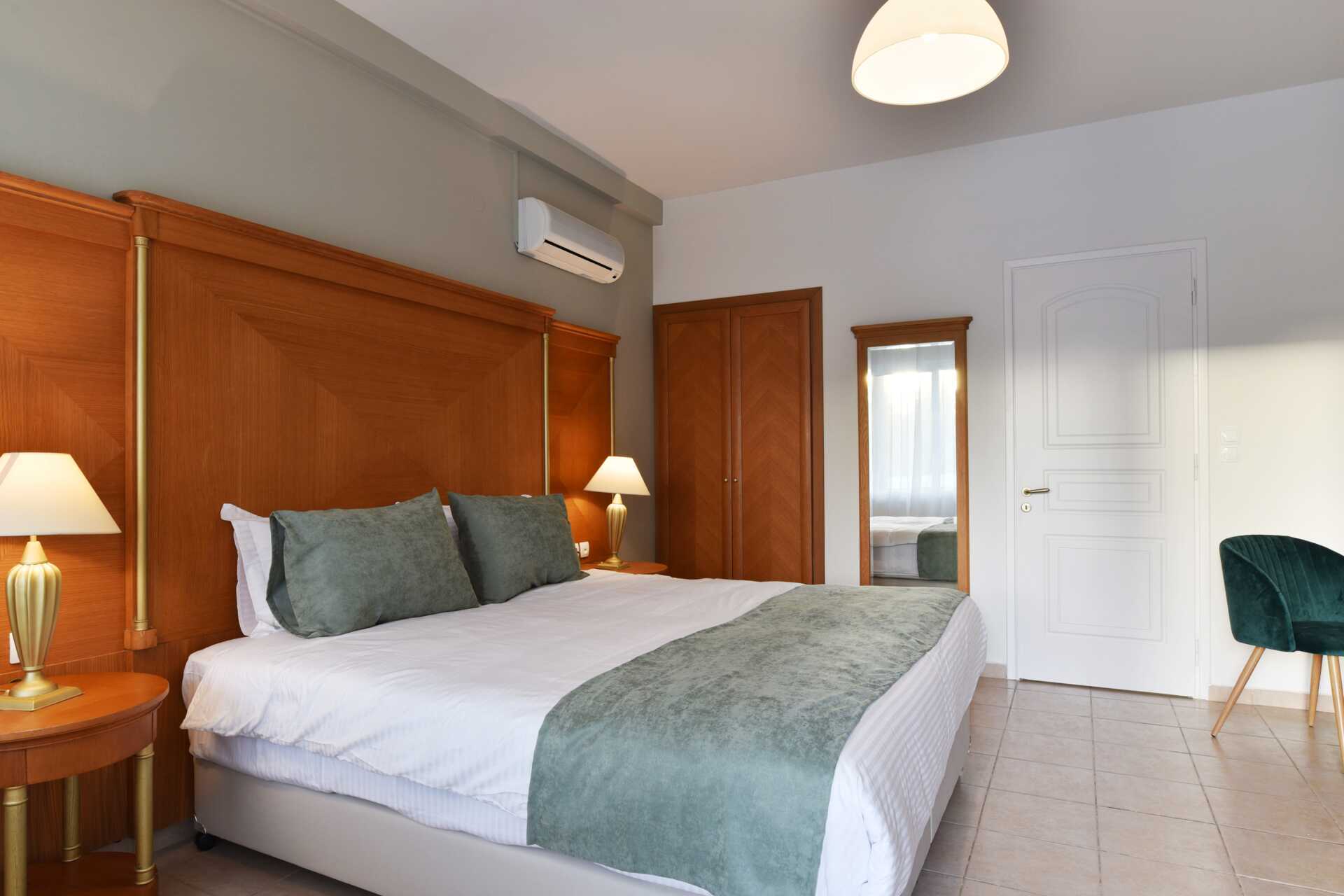 Dobbeltværelse på hotel Okeanis II på Kreta, Grækenland.