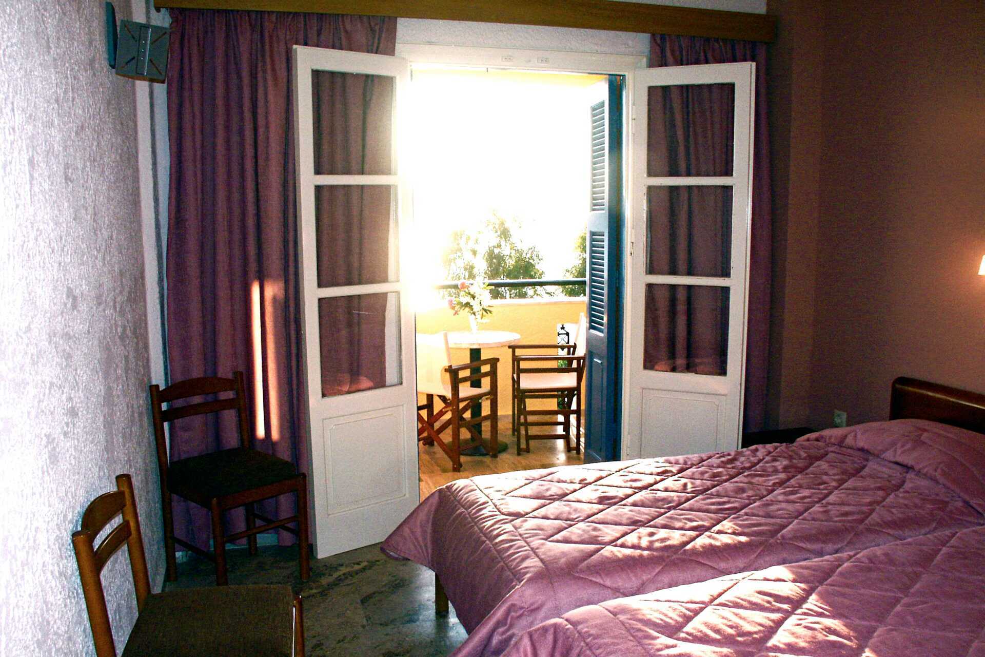 Dobbeltværelse på Hotel Philoxenia på Kalymnos, Grækenland.