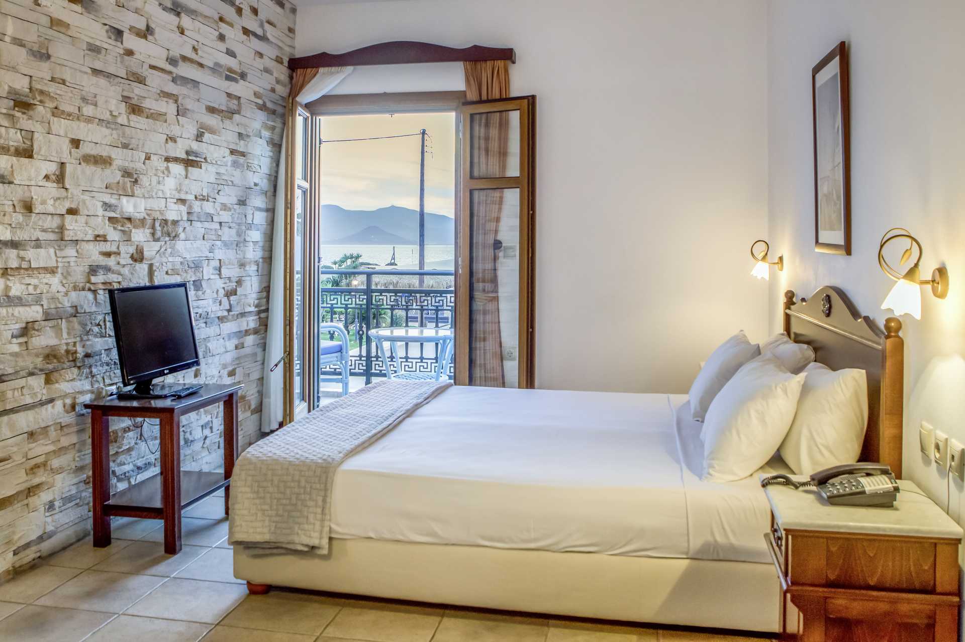 Dobbeltværelse på Hotel Plaza Beach i Agia Anna, Grækenland.