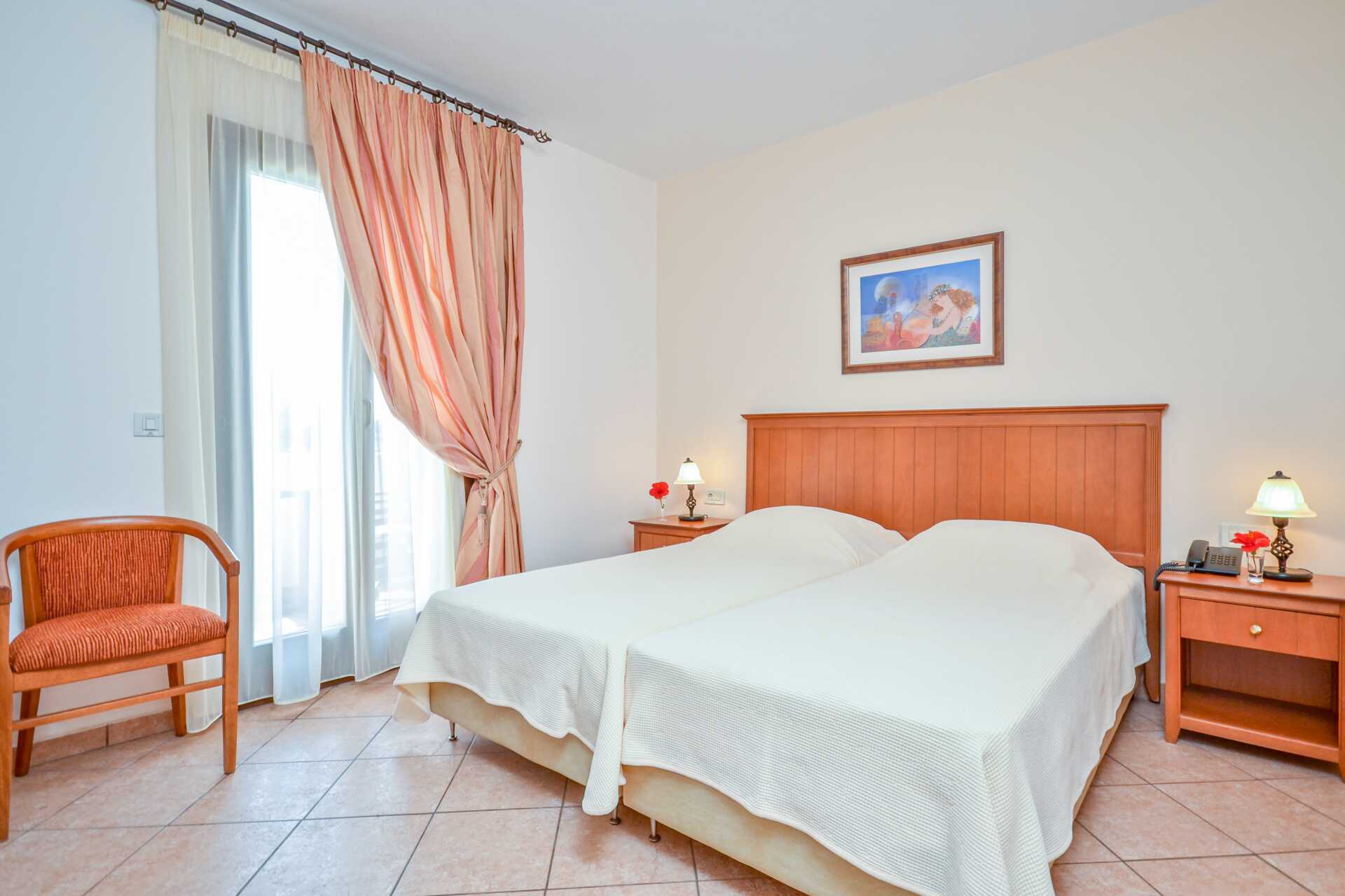 Dobbeltværelse på Naxos Resort, Grækenland.