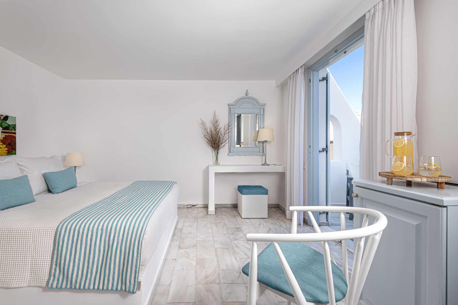 Dobbeltværelse på Santorini Kastelli Resort i Santorini, Grækenland.