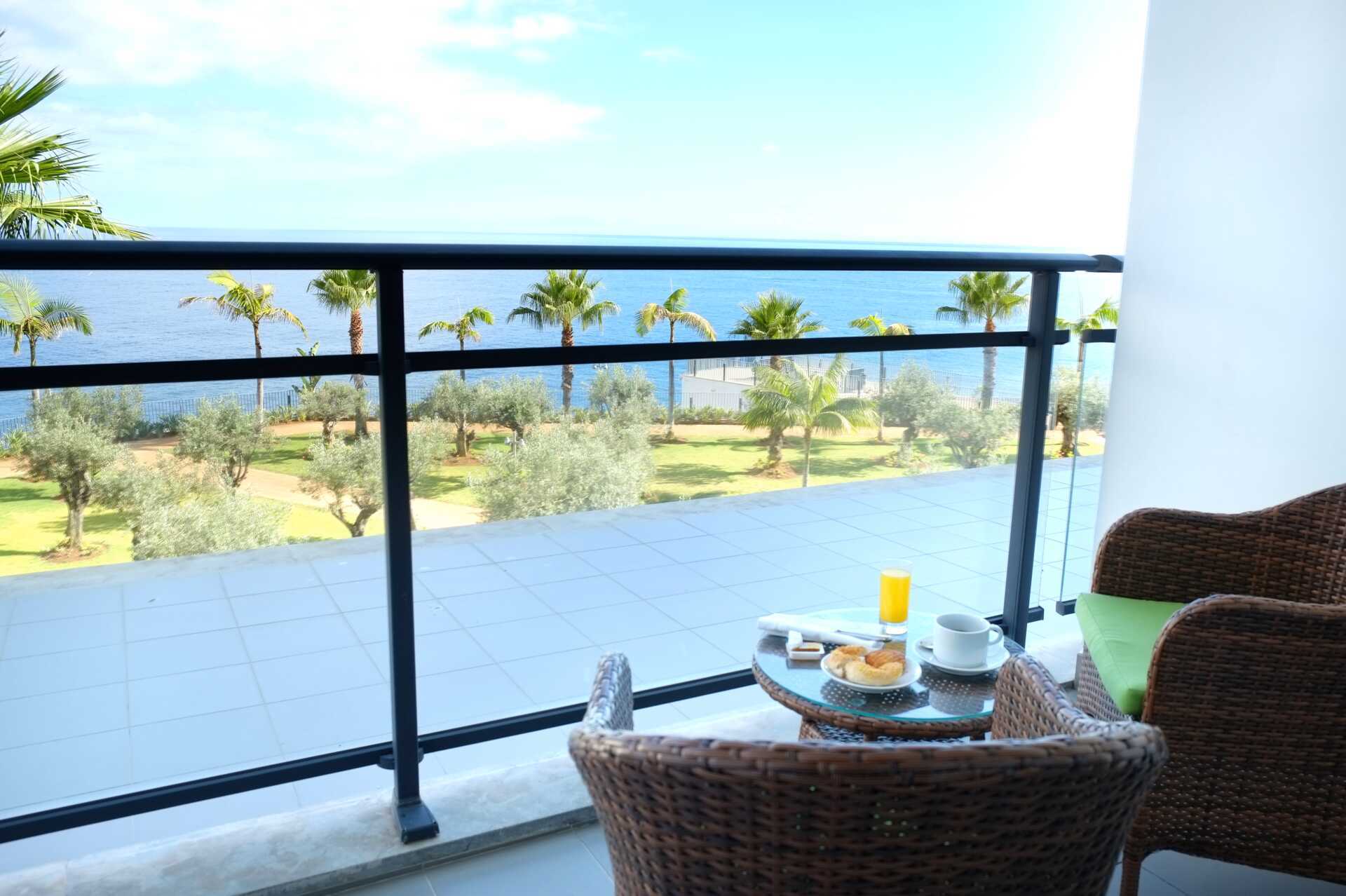 Dobbeltværelse på VIDAMAR Resorts Madeira, Portugal.