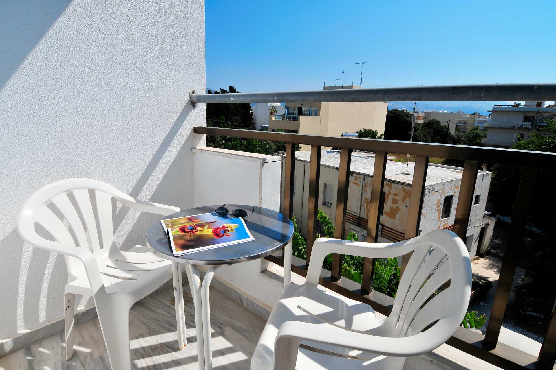 Dobbeltværelser på hotel Paritsa i Kos by, Grækenland.