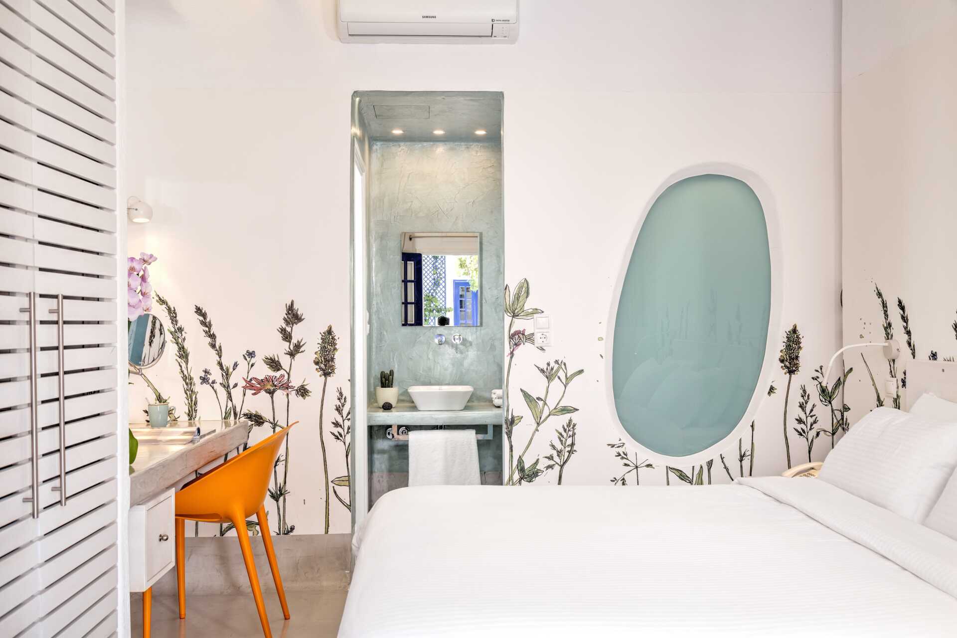 Dobbeltværelser på Kouros Village i Perissa på Santorini, Grækenland.