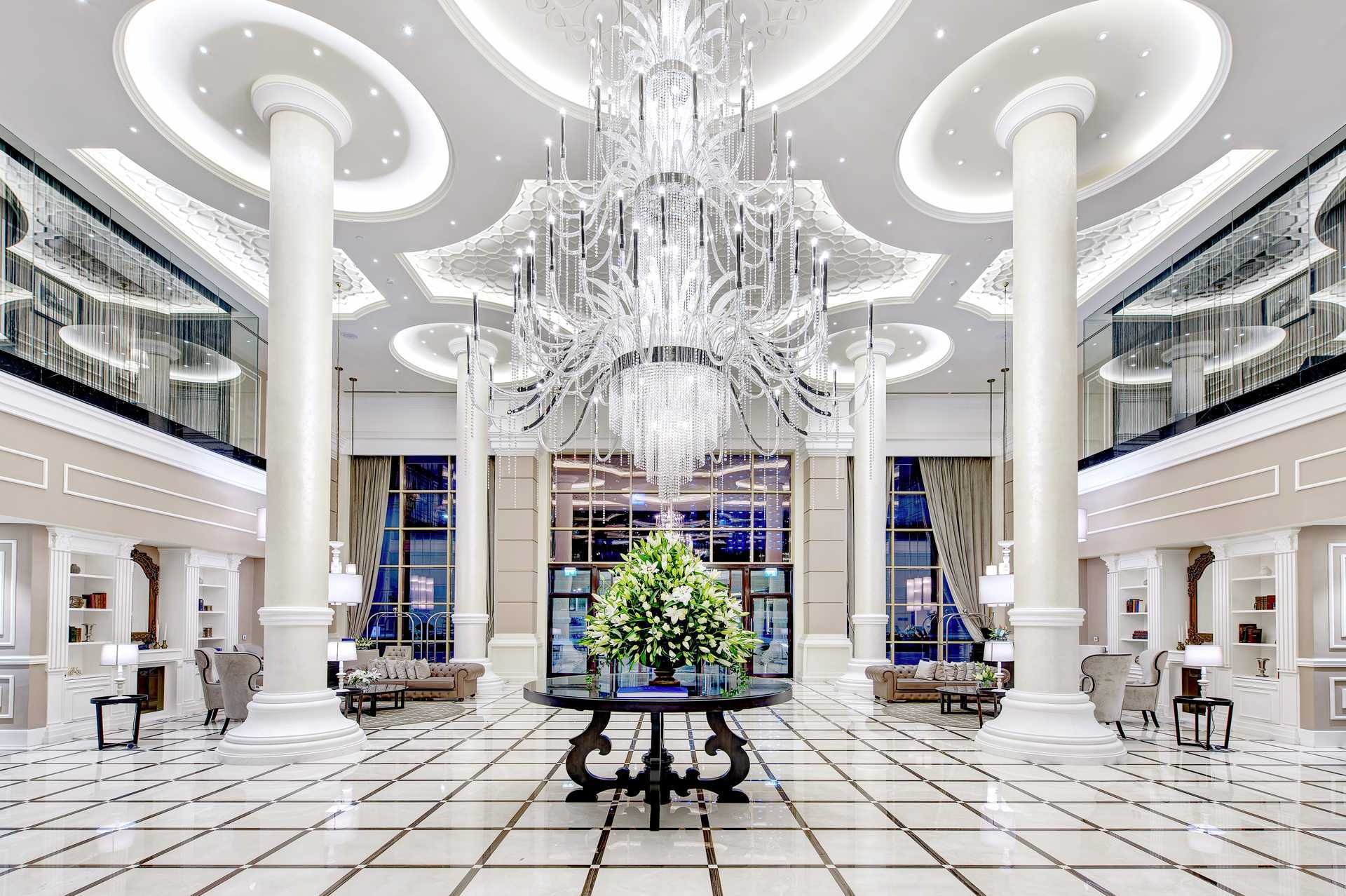 Lobby på Dukes The Palm, et Royal Hideaway Hotel på Dubai Palm Jumeirah, De Forenede Arabiske Emirater.