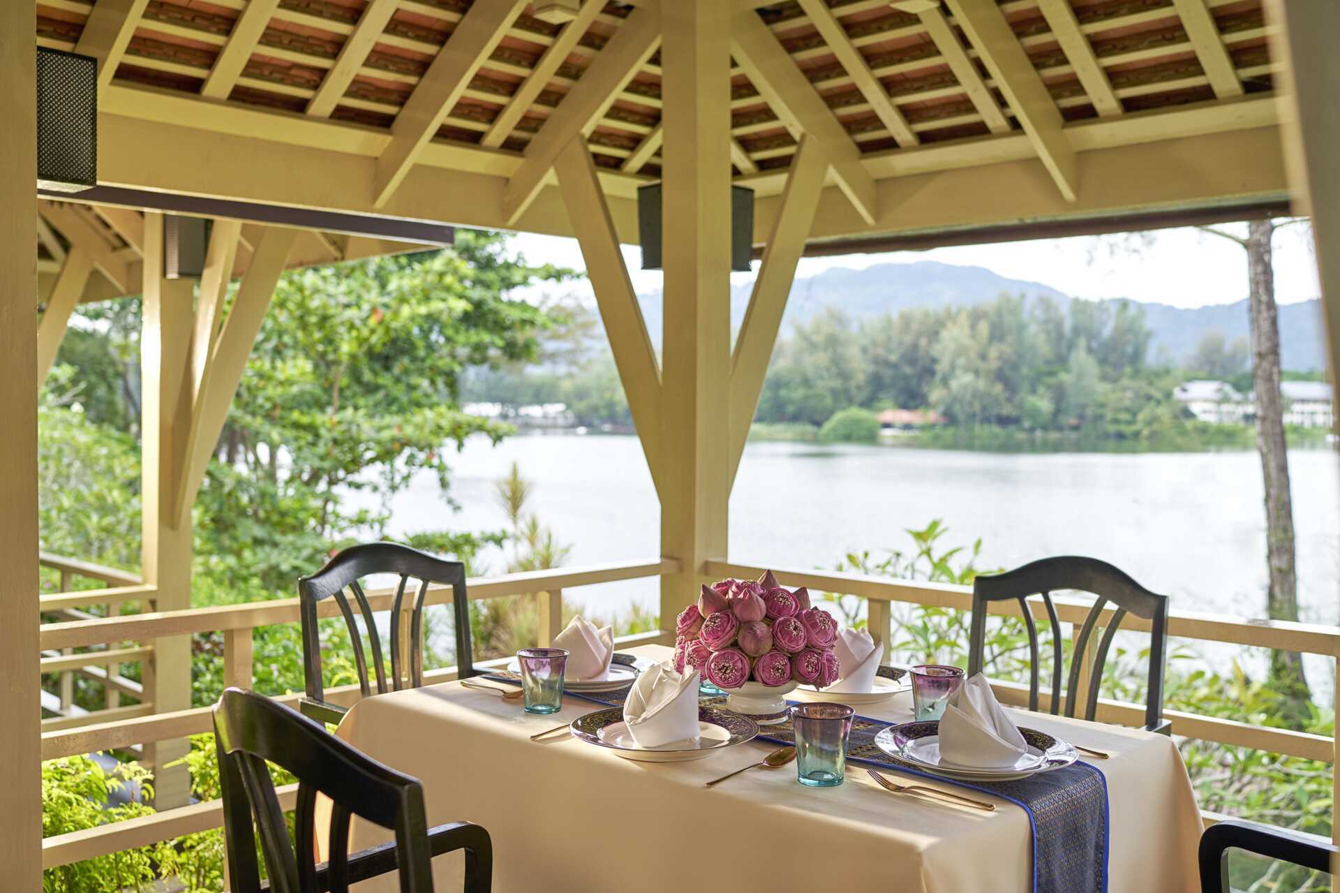 Hotel Dusit Thani Laguna Phuket, Bangtao Beach.