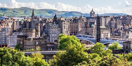 Edinburgh er opdelt i to dele, Old Town og New Town. Begge dele er flere hundrede år gamle.
