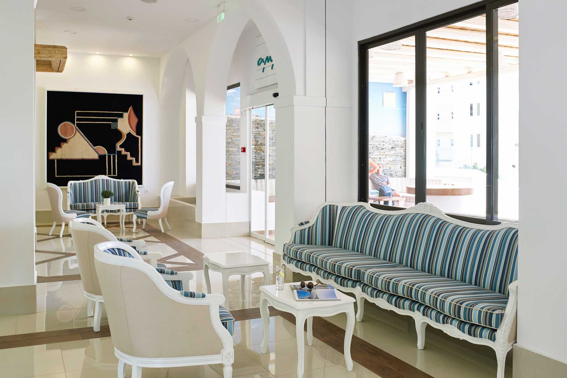 Lobby på hotellet Epsilon i Rhodos, Grækenland.