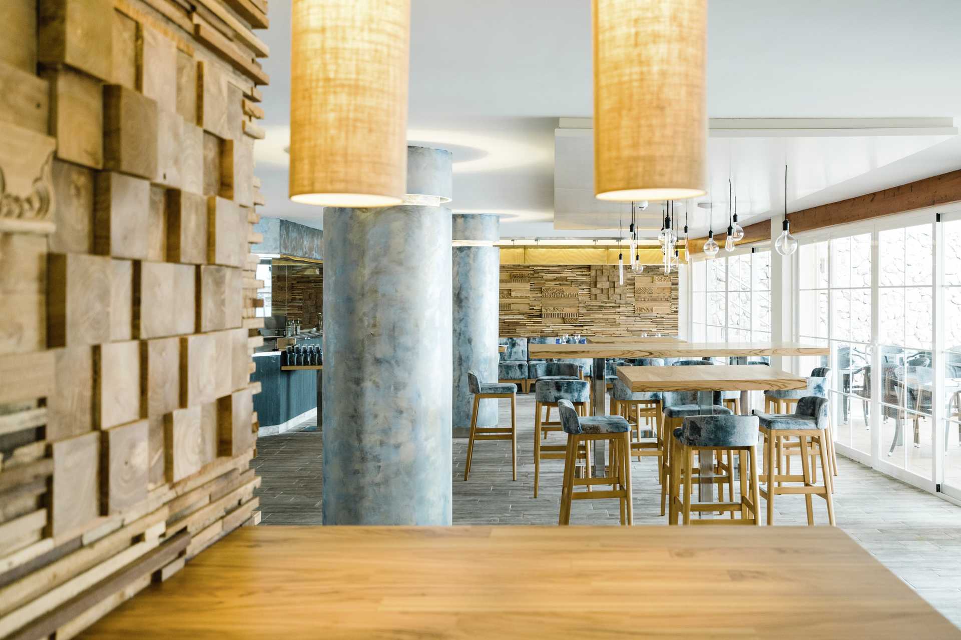 Pool-/snackbar La Taberna Europe Playa Marina i Illetas på Mallorca.