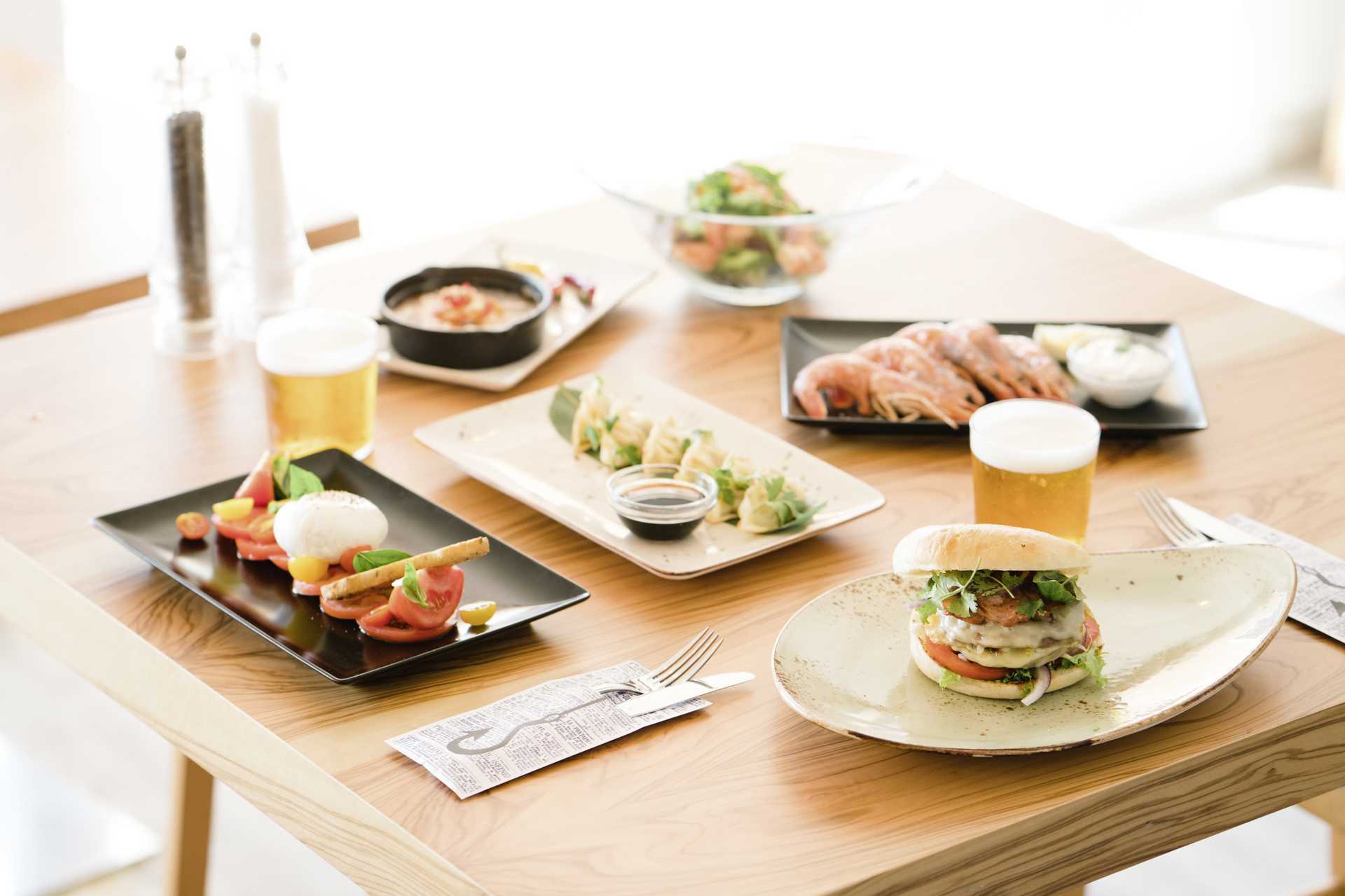 Pool-/snackbar La Taberna Europe Playa Marina i Illetas på Mallorca.