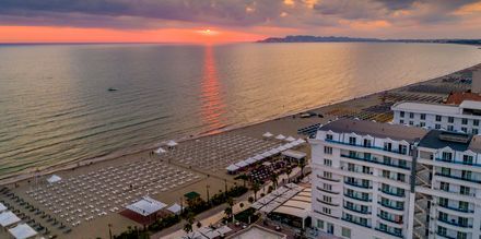 Stranden ved Hotel Fafa Grand Blue i Durres Riviera i Albanien.