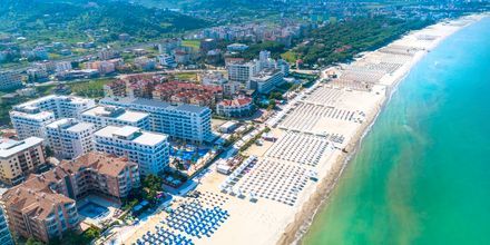 Stranden ved Hotel Fafa Grand Blue i Durres Riviera i Albanien.