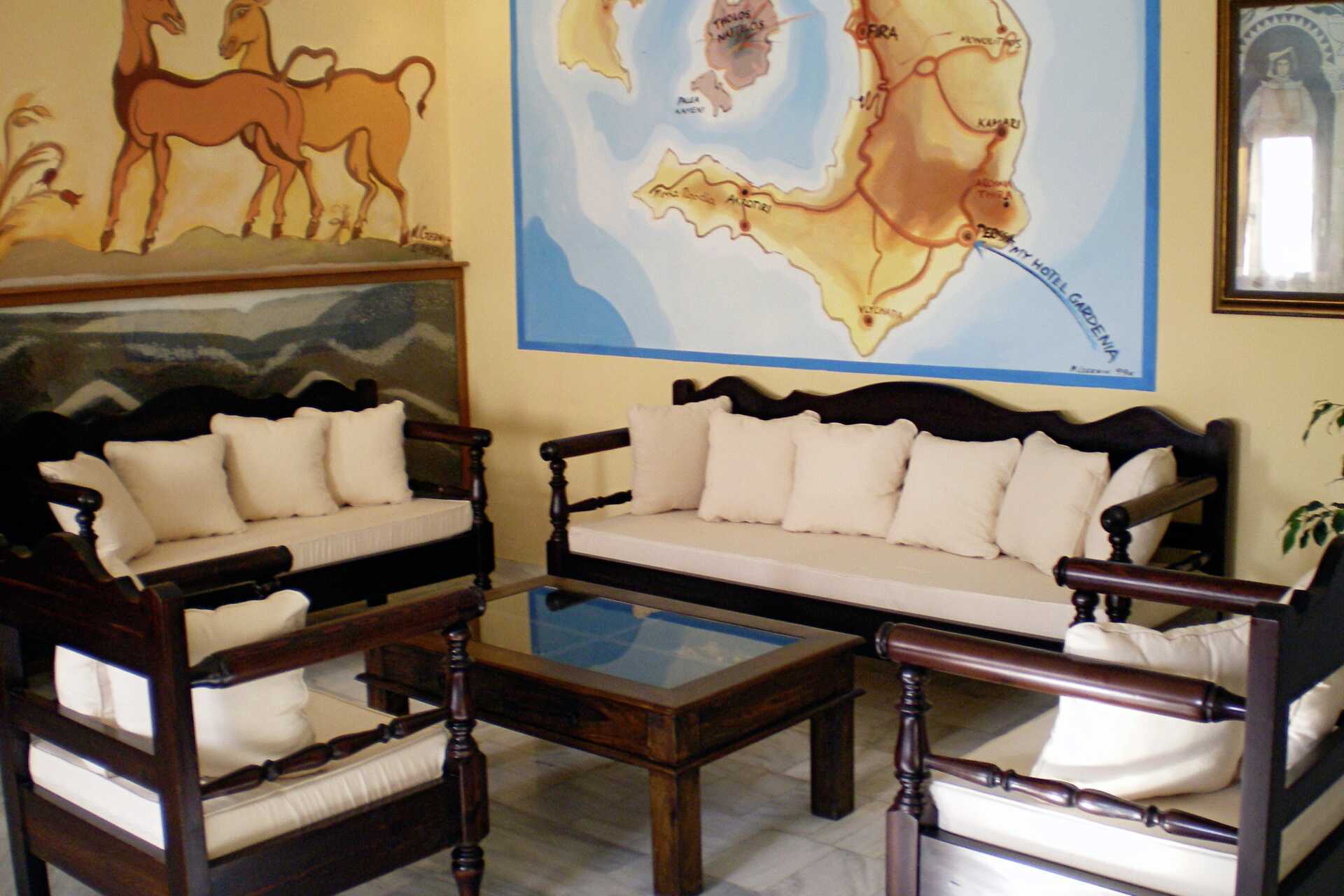 Lobbyen på Hotel Gardenia i Santorini, Grækenland.