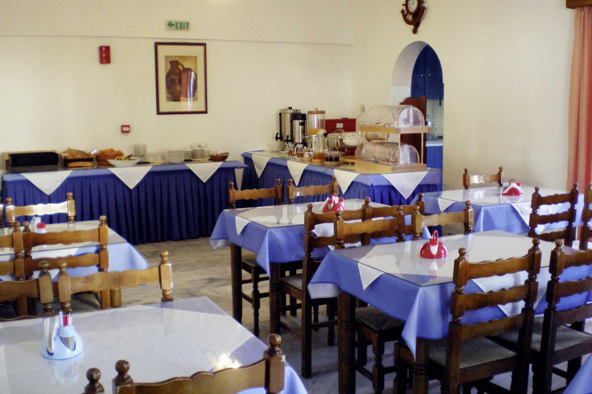 Morgenmadsrestauranten på Hotel Gardenia på Santorini, Grækenland.