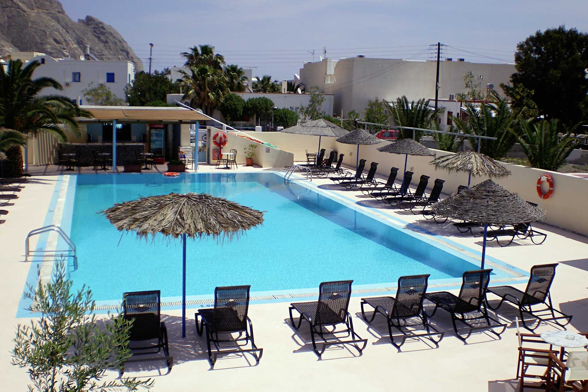 Pool på hotel Gardenia på Santorini, Grækenland.