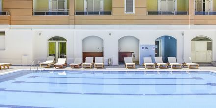 Pool på Germany Hotel, Durres Riviera i Albanien.