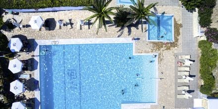 Poolområde på Hotel Glicorisa Beach på Samos, Grækenland.