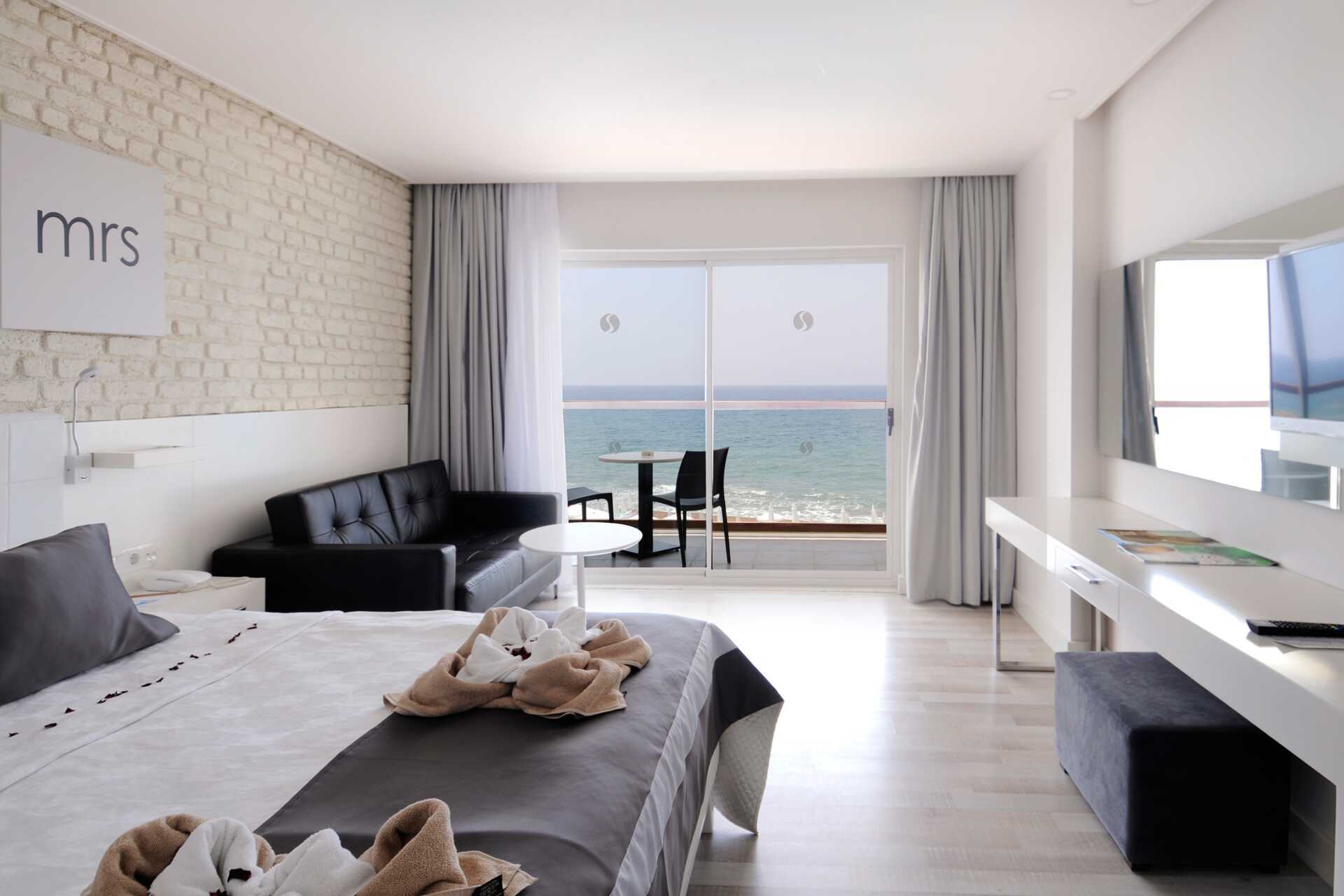 Dobbeltværelse front area på hotel Apollo Mondo Family Gold Island i Alanya, Tyrkiet.