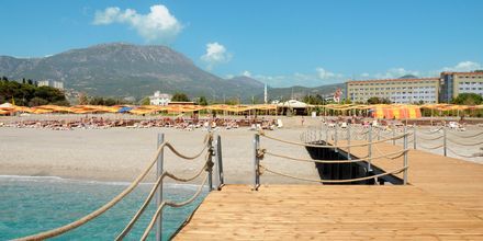 Stranden ved Hotel Goldcity Holiday Resort i Alanya, Tyrkiet.