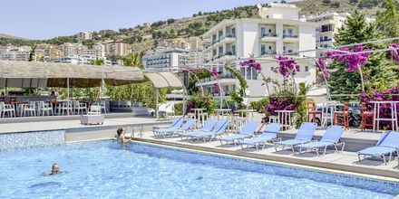 Pool på Grand Hotel i Saranda, Albanien.