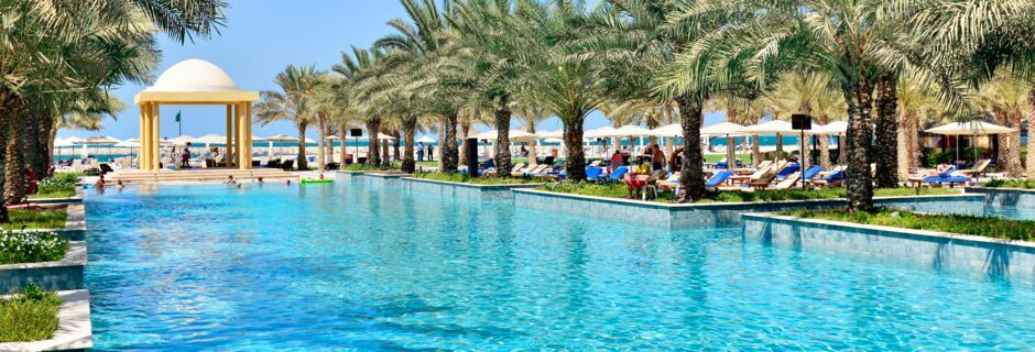 Poolområde på Hotel Hilton Ras Al Khaimah Resort & Spa i Ras Al Khaimah, De Forenede Arabiske Emirater.