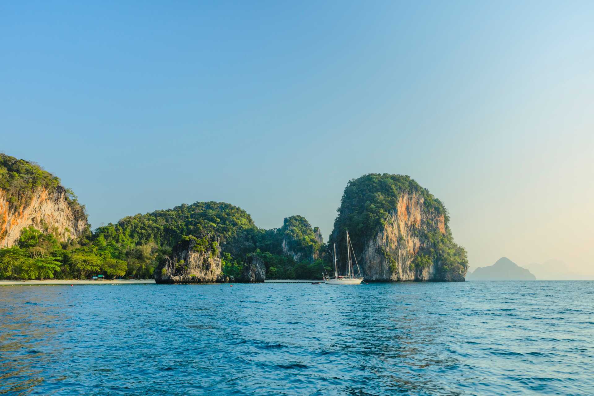 Hong Island med longtailbåd