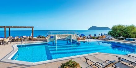 Poolområde på Hotel Indigo Mare på Kreta, Grækenland.