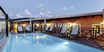 Poolen på hotel Ionia Suites i Rethymnon på Kreta.