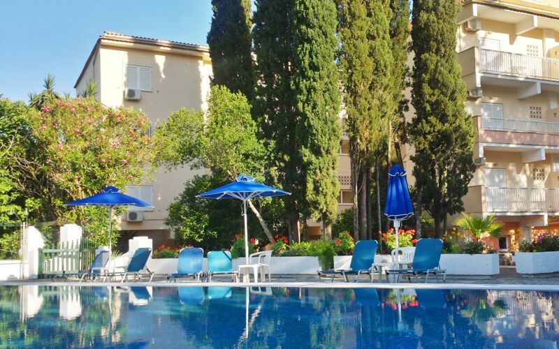 Hotel Ipsos Beach