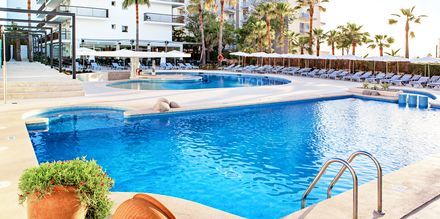 Poolområde på Hotel JS Palma Stay i Can Pastilla på Mallorca.