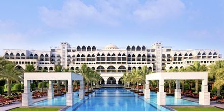 Pool på Hotel Jumeirah Zabeel Saray i Dubai, De Forenede Arabiske Emirater.