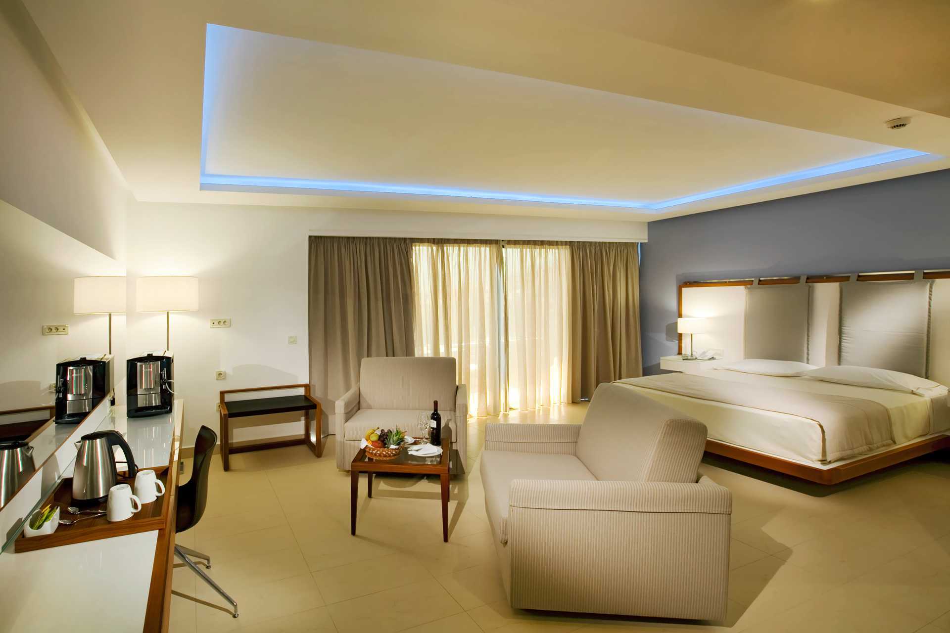 Juniorsuite på hotel Alimounda Mare i Karpathos, Grækenland.
